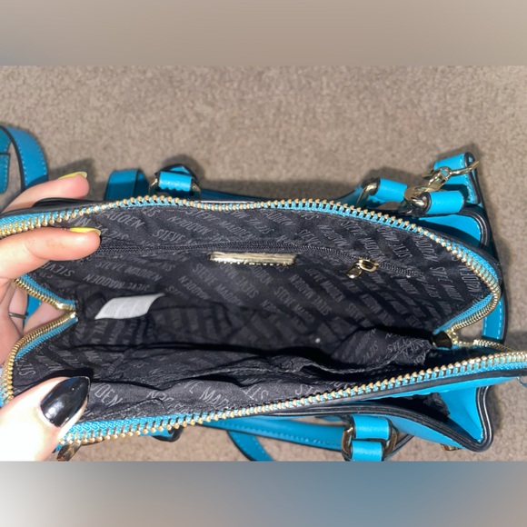 Steve Madden purse with cross body strap - Picture 7 of 9